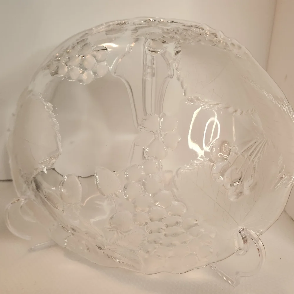 Mikasa‎ Country Fields vintage glass fruit bowl with raised fruit motif